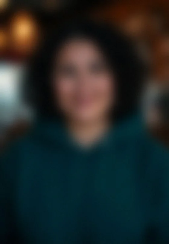 Manuela, 32